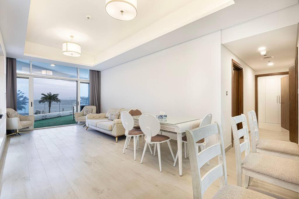 First Class 2br Expansive Balcony Oasis Appartement Dubai