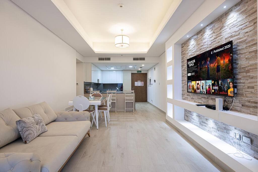 Appartement First Class 2br Expansive Balcony Oasis Dubai