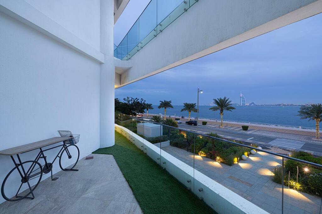 Appartement First Class 2br Expansive Balcony Oasis *