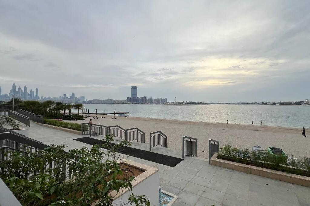 Appartement First Class 2br Expansive Balcony Oasis Dubai