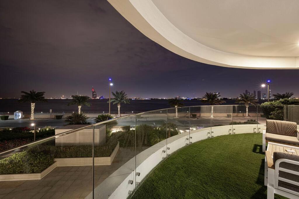 Appartement First Class 2br Expansive Balcony Oasis