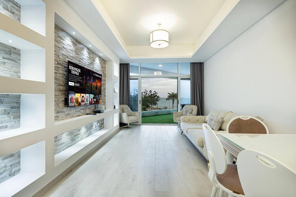 First Class Luxury 2br Palm Stunning Sea And Landmark Views Apartment Dubai