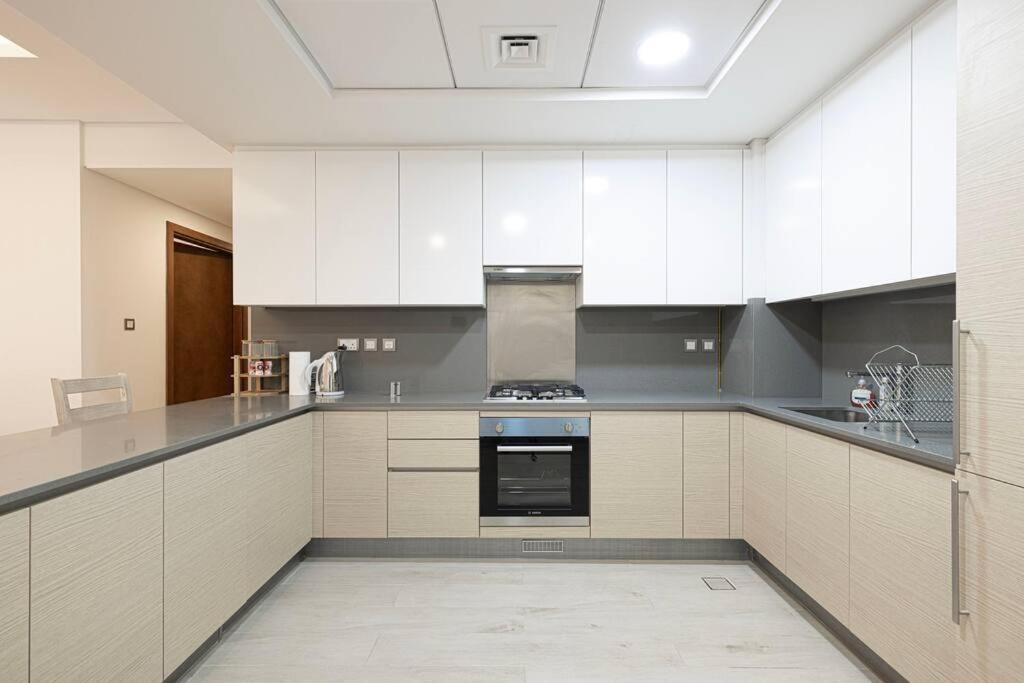 Appartement First Class 2br Expansive Balcony Oasis