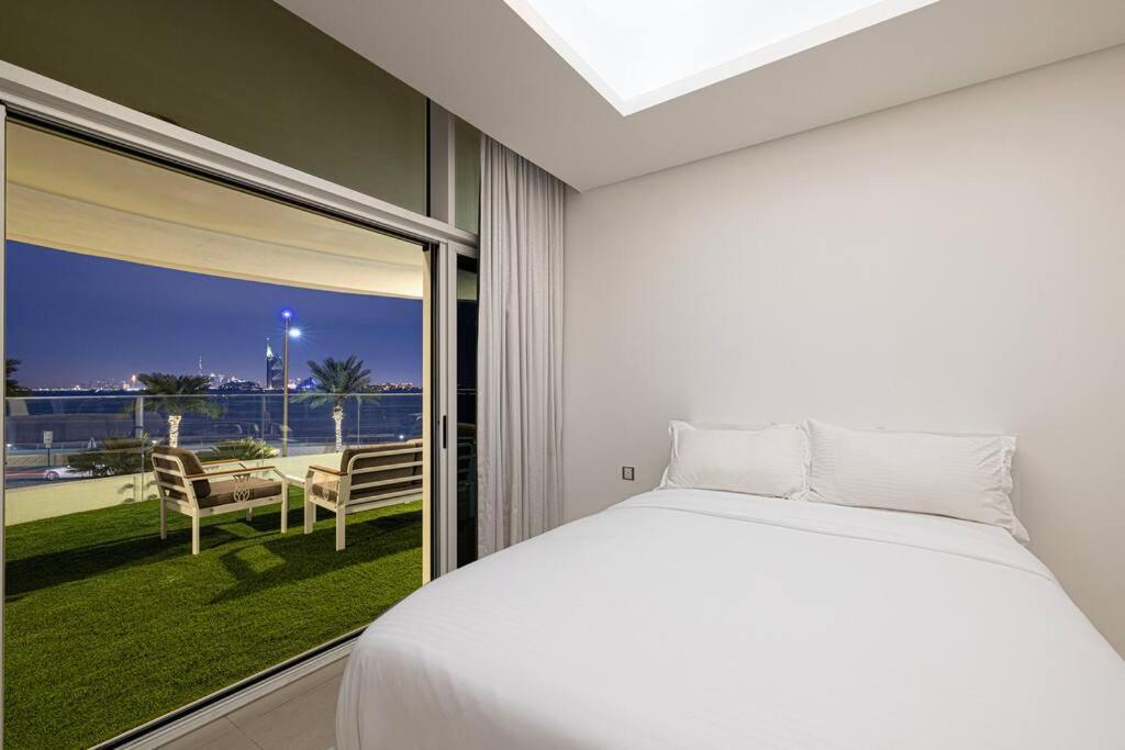 Modern 2Br In Palm Balcony With Burj Khalifa Views * Dubai